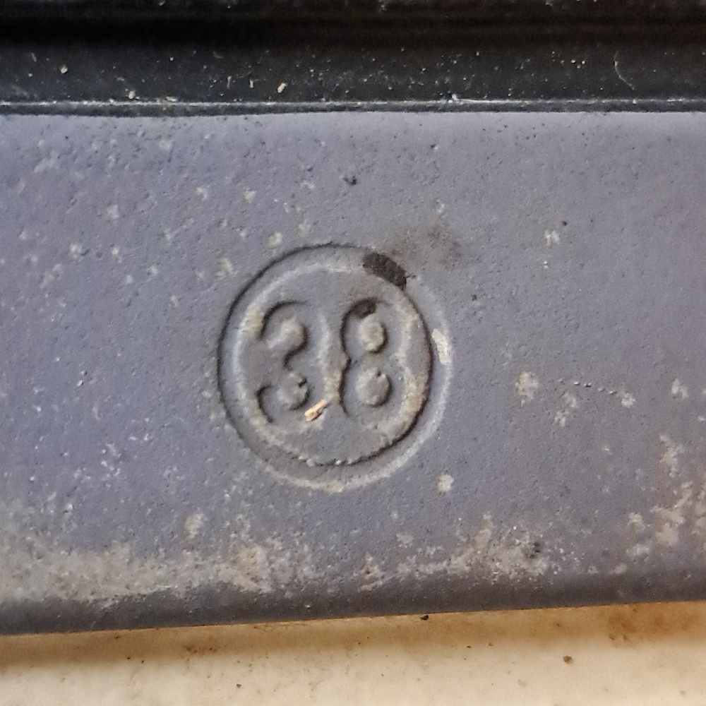 Dolce & Gabbana Sorrento Size 38/7.5 Black/White Knit Fabric Slip On - Picture 9 of 11